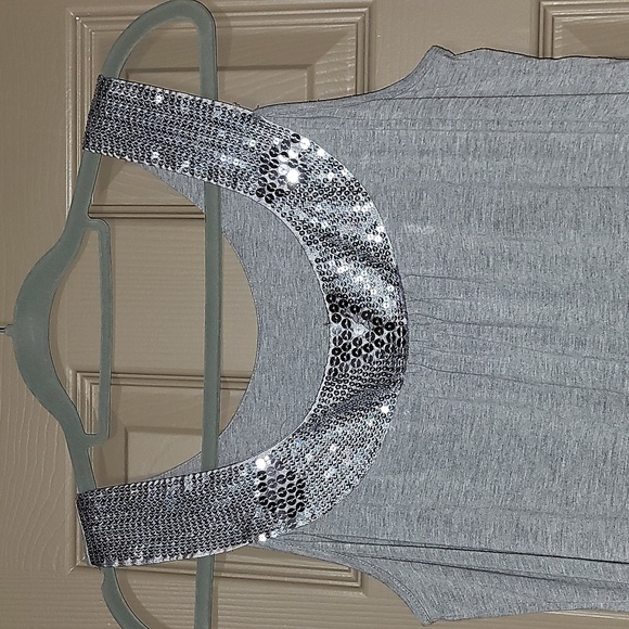 Dress - Picture 2 of 8